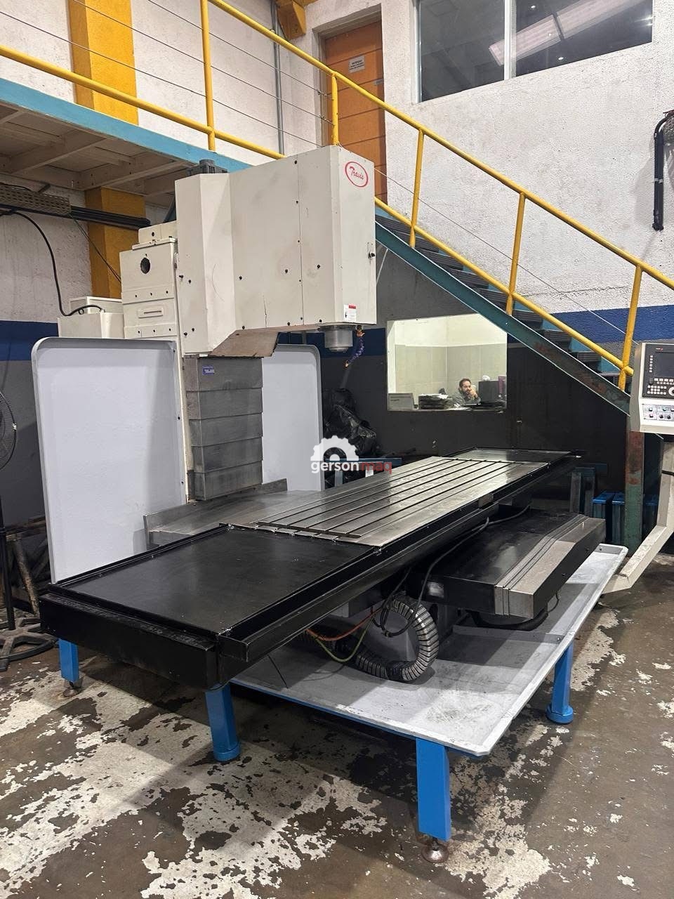 FRESADORA CNC TRAVIS M8 - 2000 x 850 x 710 mm